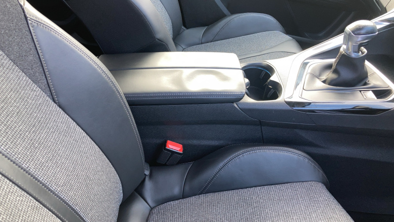 Peugeot 3008 1.2 PureTech Allure 5dr Petrol Estate